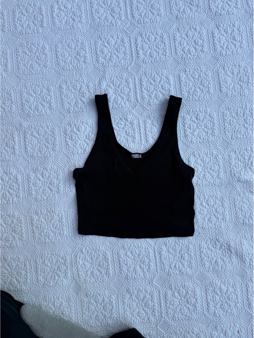 Garage Black Ribbed Crop Tank Top, Stretchy Sleeveless V-Neck Shirt, Women's